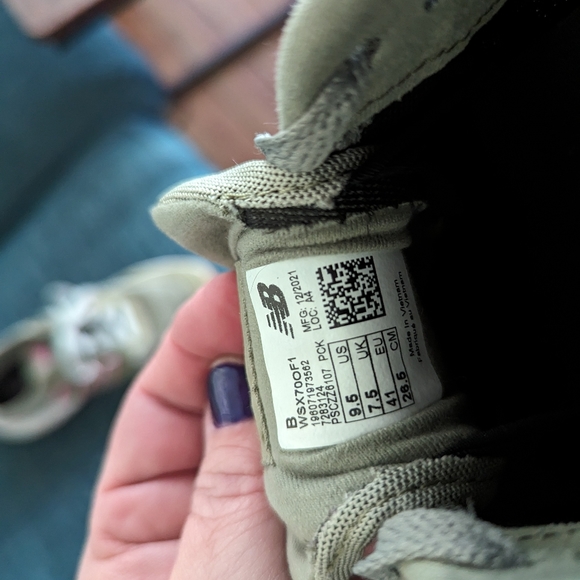 New Balance Fresh Foam size 9.5 - worn once! - Picture 2 of 4